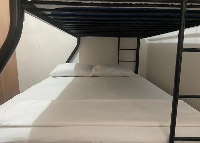 Hostal Puente Real *