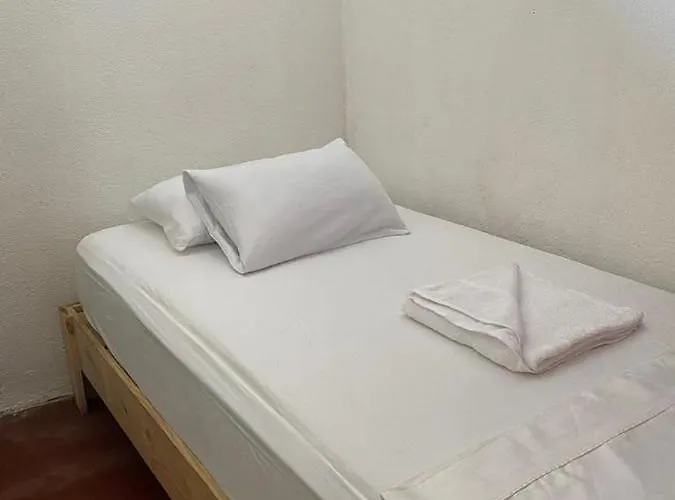 Hostal Puente Real *