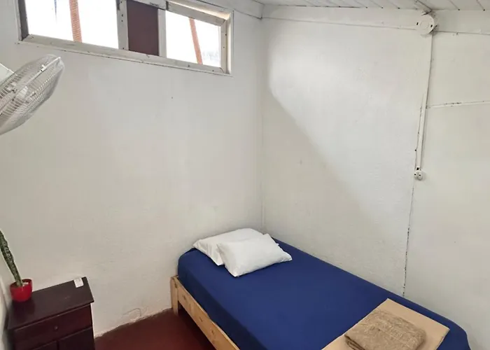Puente Real Hostal *